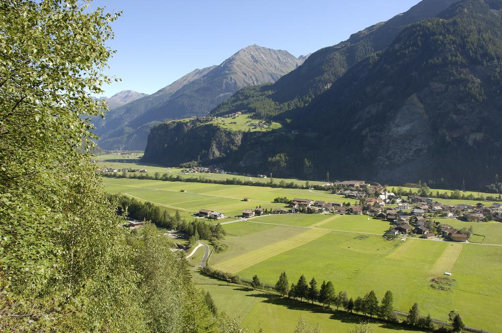 Apart Alpina Huben Längenfeld Esterno foto