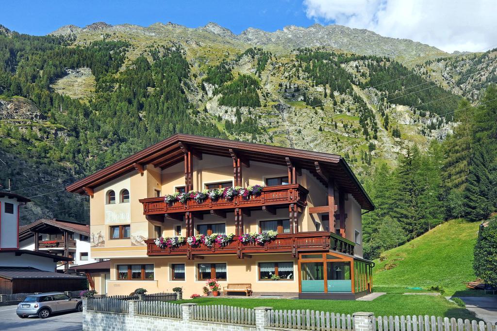 Apart Alpina Huben Längenfeld Esterno foto