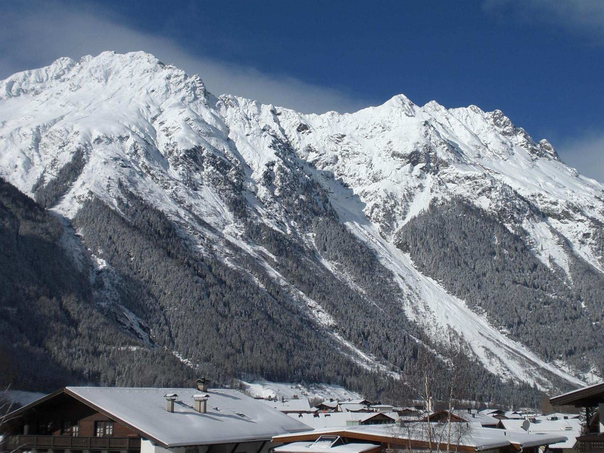 Apart Alpina Huben Längenfeld Esterno foto